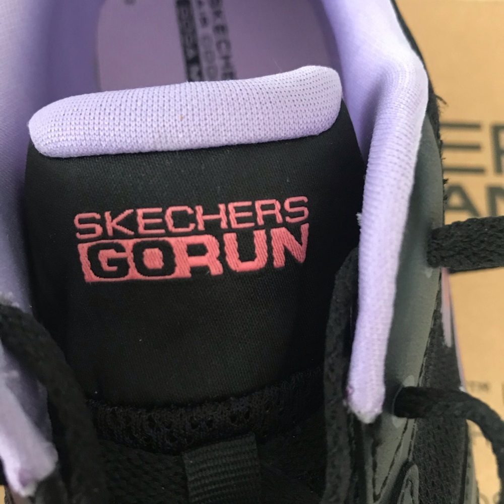 SOLD!    New! Women’s Black Skechers Go Run Consistent Vivid Horizon  Size 11. - Picture 4 of 8